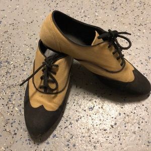 Forever 21 two toned Oxford loafers